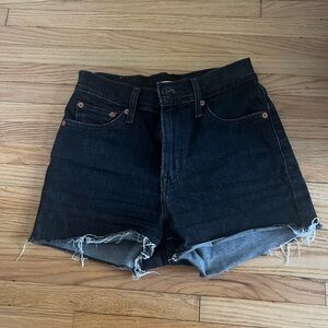 Black high waisted Levi shorts